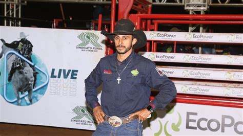 José Marcos é o grande campeão do Rodeio de Rio Verde Cavalus