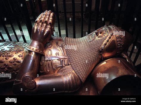 TOMB AND EFFIGY OF EDWARD THE BLACK PRINCE Stock Photo - Alamy