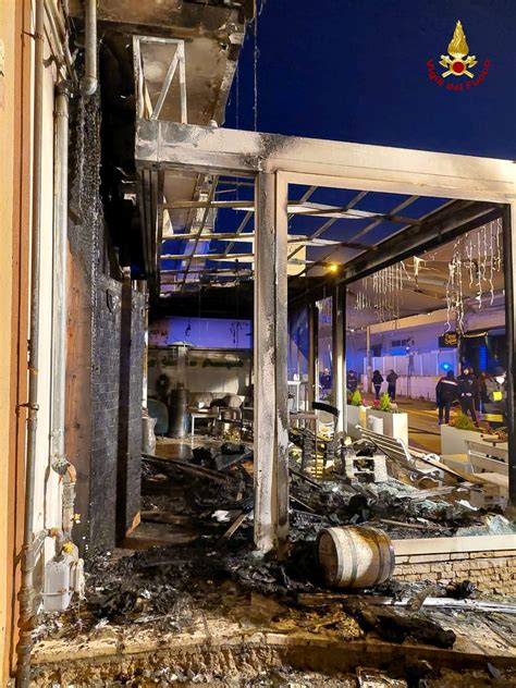 San Marzano Sul Sarno Incendio In Un Bar Intervento Dei Vigili Del