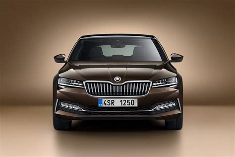 Skoda Superb Facelift Debuts With Matrix Led Headlights New Safety