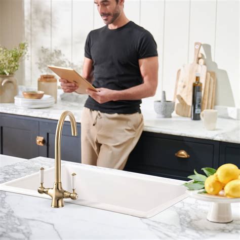 Shaftsbury Traditional Dual Lever Tap Antique Brass Caple