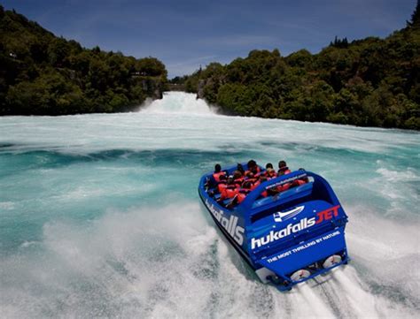 Lake Taupo Hukafalls fast jet boat ride to Taupo's Huka Falls