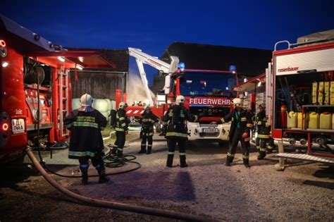 Fünf Feuerwehren bei Brand auf einem Bauernhof in Kematen an der Krems