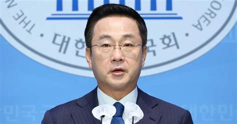 민주당 대통령실 김건희 명품 수수·인사 개입 의혹 소상히 밝혀야