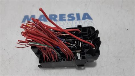 Fuse Box Renault Megane III Grandtour 1 5 DCi 110 284B10002R RENAULT