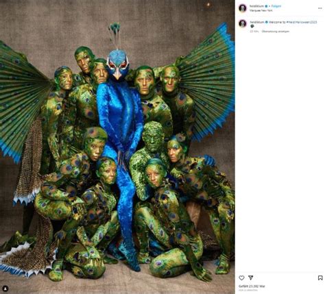 Heidi Klum Feiert Halloween Als Schillernder Pfau Mit Helfern Nau Ch