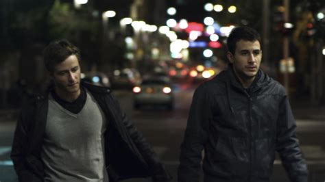 Разглядеть в темноте (фильм, 2012)