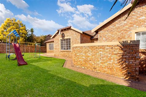 3 Bedroom Townhouse For Sale Honeydew Randburg Ran1500556 Pam