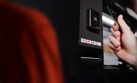 A vending machine credit card reader hidden hack works fast 22