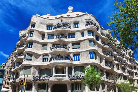 Casa Milà em Barcelona: uma obra de Gaudí que você deve visitar