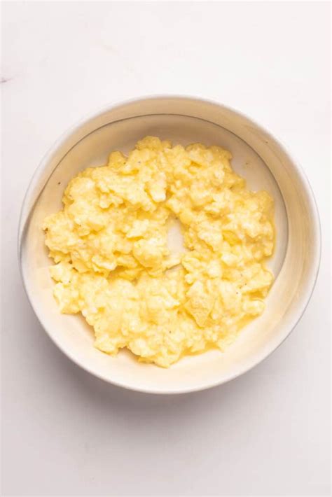 Easy Microwave Scrambled Eggs 3 Minute Recipe