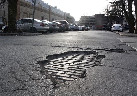 Columbus road crews focusing on filling potholes – The Lantern