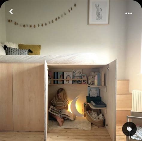 Une Jolie Cachette Pour Les Enfants Avec Un Petit Coin Lecture Dans