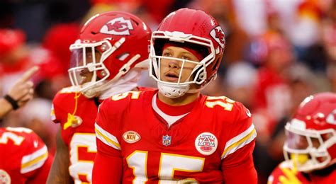 NFL Fans Disgusted By CBS' Patrick Mahomes Comparison