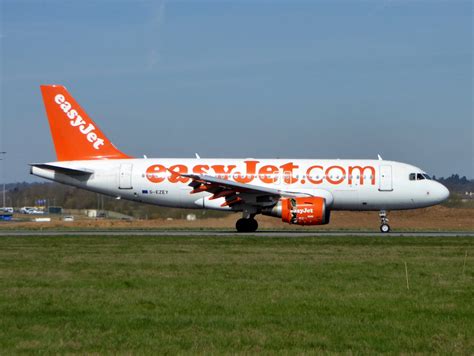 G Ezey Airbus A319 111 Cn 2353 Easyjet Luton 25mar17 Flickr