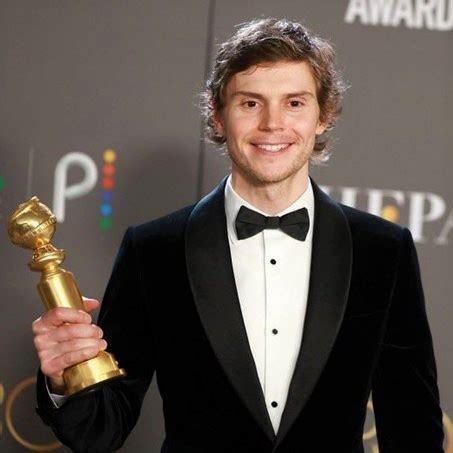 Carnival Of Horror On Twitter Evan Peters Wins His First Golden Globe