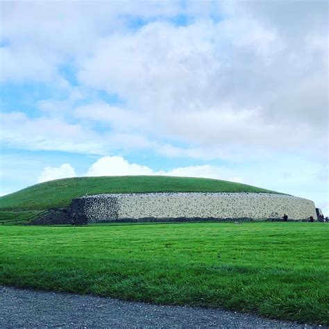 Newgrange And Hill Of Tara Day Tour From Dublin