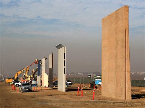 Los Gigantes Que Compiten Por Ser El Muro Fronterizo De Donald Trump