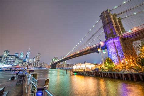 Premium Photo | The brooklyn bridge at night from broolyn bridge park ...