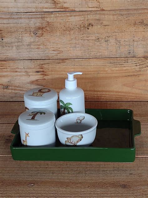 KIT HIGIENE PORCELANA SAFARI BANDEJA RETANGULAR LOUÇA VERDE