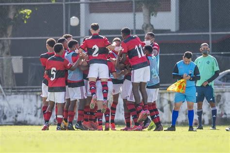 Flamengo Goleia Bangu E Vai Final Da Ta A Rio Sub Dabase Br