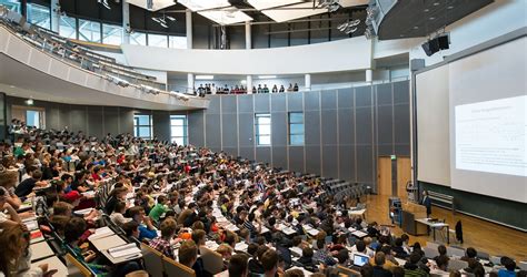 Full Lecture Hall