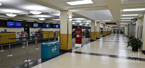 Asheville Regional Airport - Avl - North Carolina Photograph by David ...