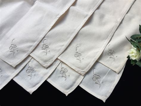 A Set Of 8 Hand Embroidered Napkins Never Used Vintage Etsy