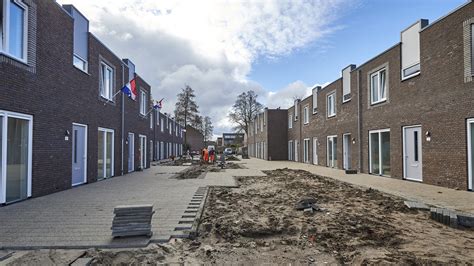 Eerste Huurders Ontvangen Sleutel Nieuwbouwproject Imkershof