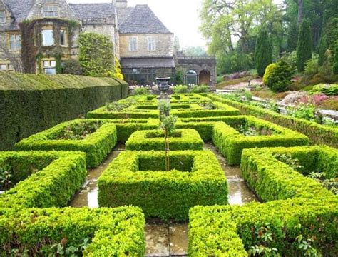 Beautiful Maze garden | Garden design, Garden statues, Backyard