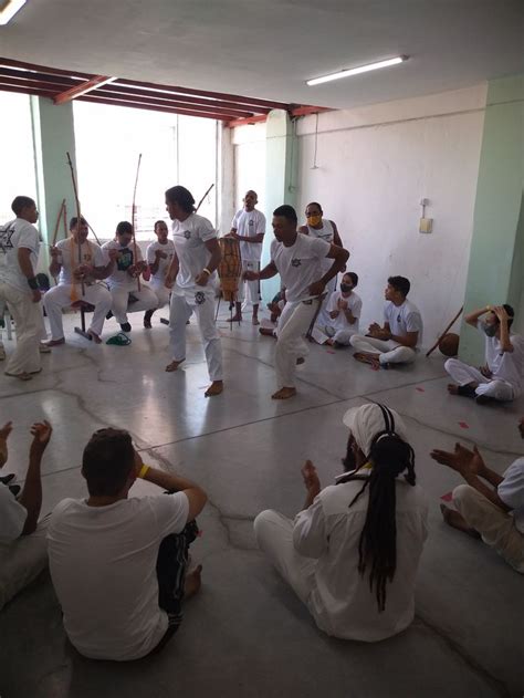 VEM SER CAPOEIRA Todas as terças e quintas ás 19 00 o professor