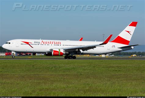 Oe Lay Austrian Airlines Boeing Z Er Wl Photo By Wolfgang Kaiser