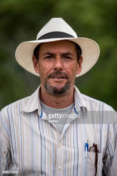 Coffee Farm Worker Photos and Premium High Res Pictures - Getty Images