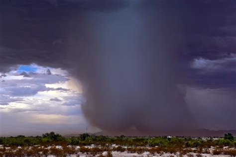 What Is a Microburst? Farmers' Almanac Weather