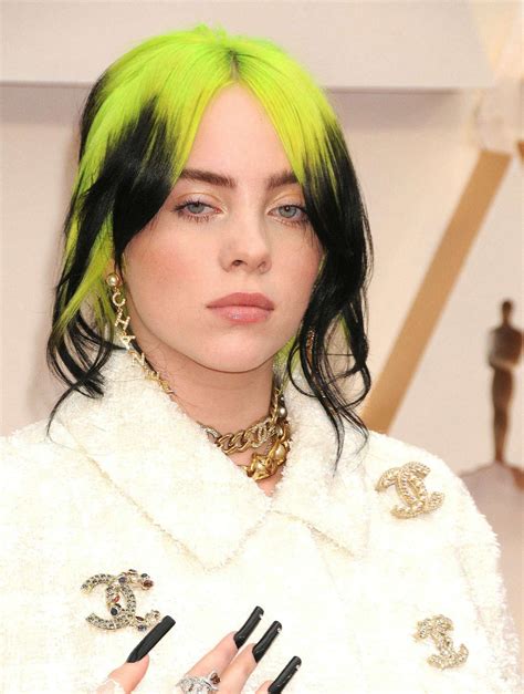 Billie Eilish Dévoile Son Corps En Une De Vogue