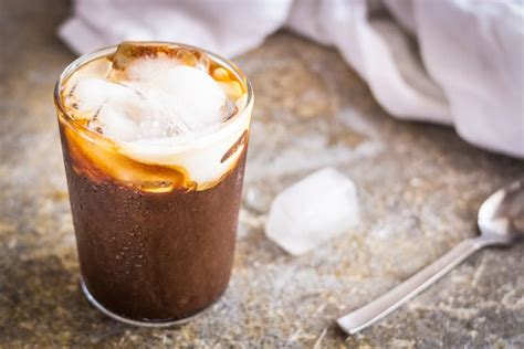 Caffè freddo shakerato ricetta velocissima per un caffè freddo come il bar