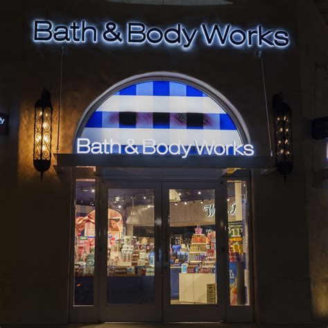 Is Sleeping Naked Healthy Doctors Explain Good And Bad