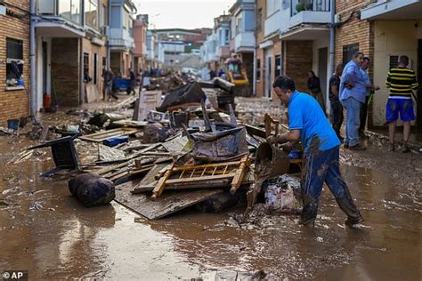 Pogledajte Jezive Prizore Iz Panije Poplave Usmrtile Najmanje