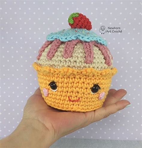 Cupcake morango amigurumi Bonecas de crochê Alimentos de