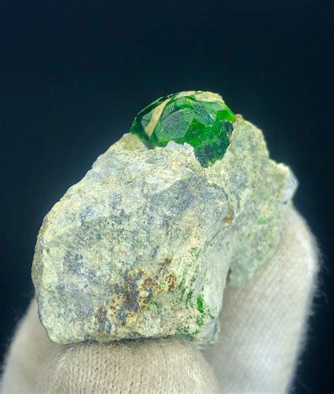 Demontoid Garnet Green Granet Garnet Crystal Demontoid Garnet