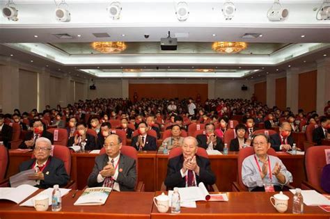 【广州日报】南方医科大学第三次校友代表大会暨建校70周年捐赠仪式举行 南方医科大学新闻中心