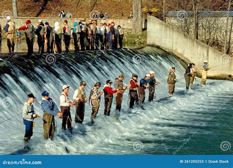 Forelseizoen Openingsdag Bennett Spring State Park Missouri