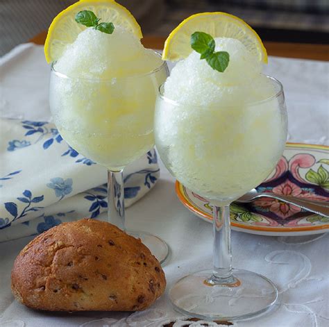 Granita Al Limone Siciliana Con Brioche Senza Glutine