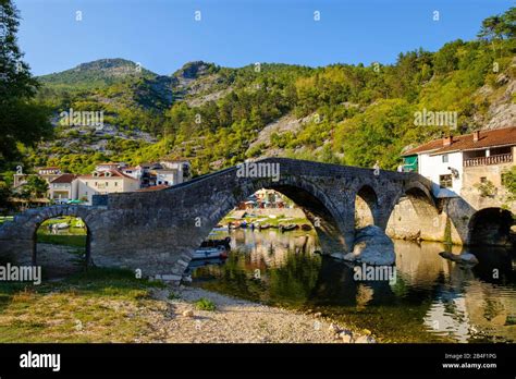 Puente Stari Most Old R O Crnojevic Rijeka Crnojevica Parque