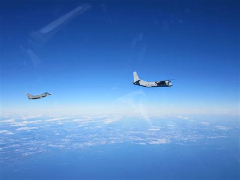 Fotodokumente Nato Jets Fangen Russen Ber Ostsee Ab Ostsee Fotos