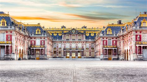 Un Homme Sintroduit Dans Le Ch Teau De Versailles La Nuit Et Clame En