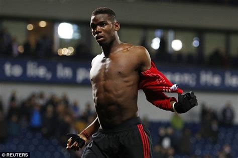 Paul Pogba Displays Stunning Physique As Manchester United Players