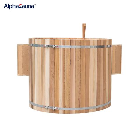 Outdoor Wooden Round Hot Tub