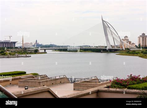 Seri Wawasan Bridge Across The Putrajaya Lake Putrajaya Malaysia