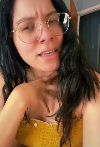 Sexy Leslie Marie Rosales Shows Cleavage In Grey Crop Top Sexyfilter